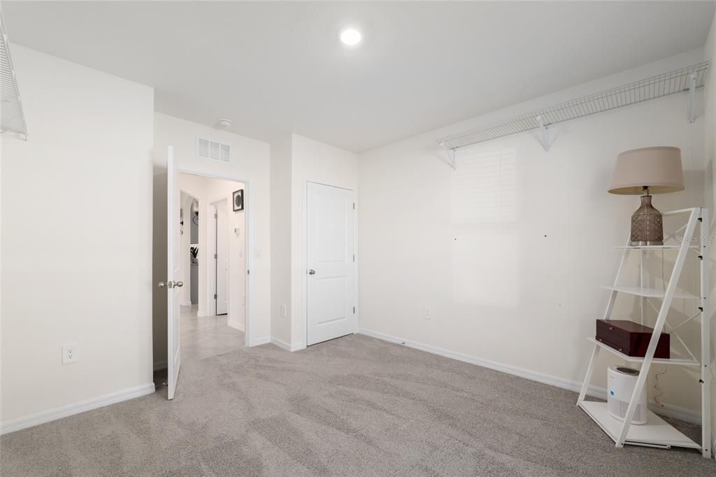 En Venta: $337,000 (4 camas, 2 baños, 1827 Pies cuadrados)