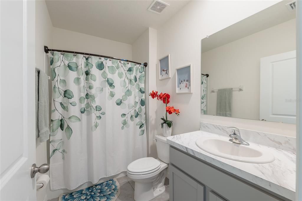 En Venta: $337,000 (4 camas, 2 baños, 1827 Pies cuadrados)