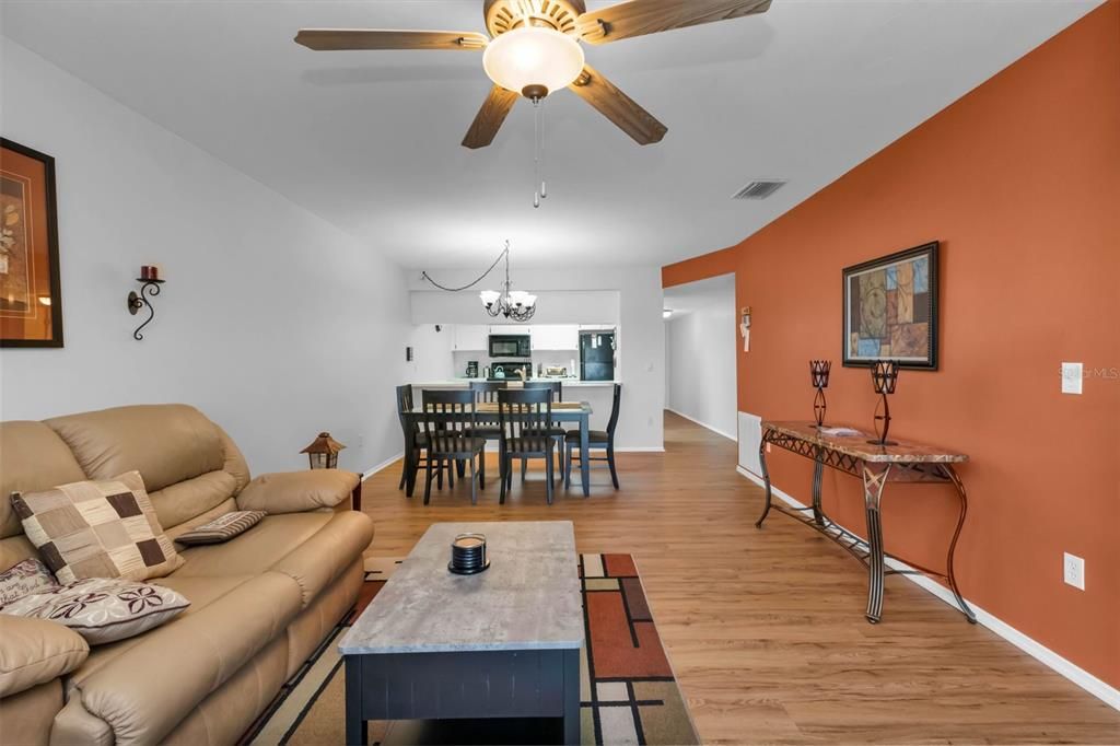 For Sale: $189,900 (3 beds, 2 baths, 1265 Square Feet)