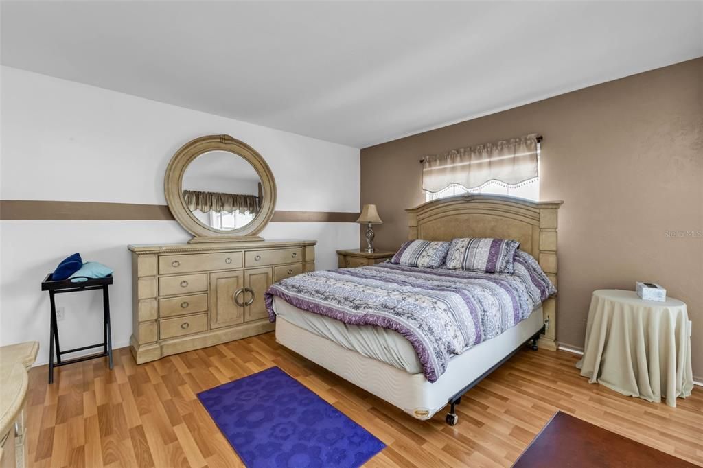 For Sale: $189,900 (3 beds, 2 baths, 1265 Square Feet)