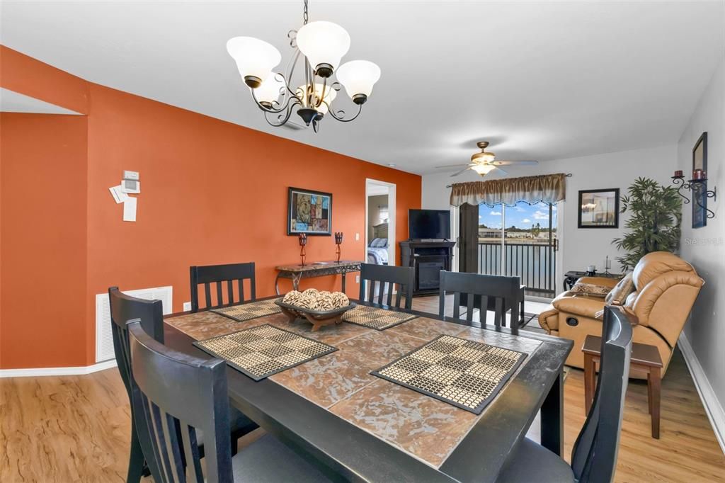 For Sale: $189,900 (3 beds, 2 baths, 1265 Square Feet)