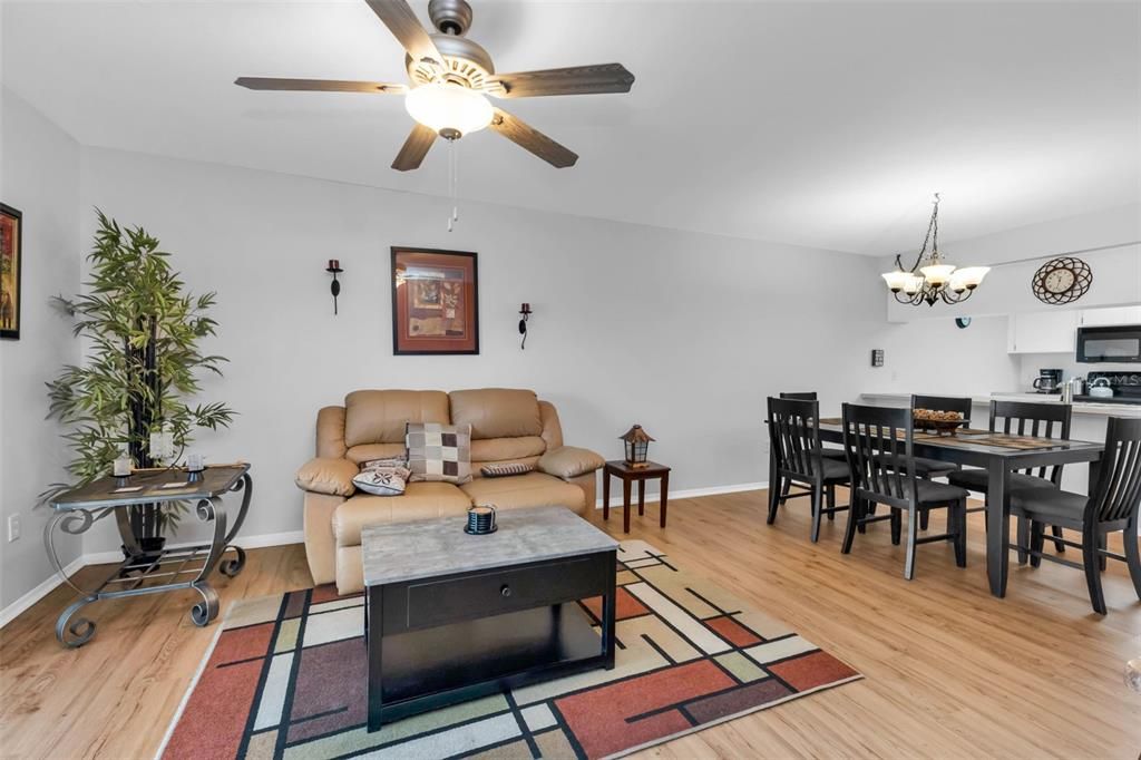 For Sale: $189,900 (3 beds, 2 baths, 1265 Square Feet)