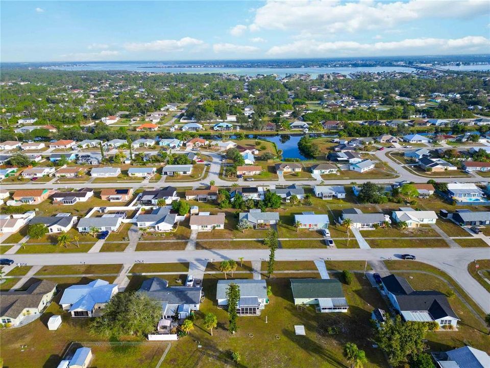 待售: $200,000 (2 贝兹, 1 浴室, 918 平方英尺)