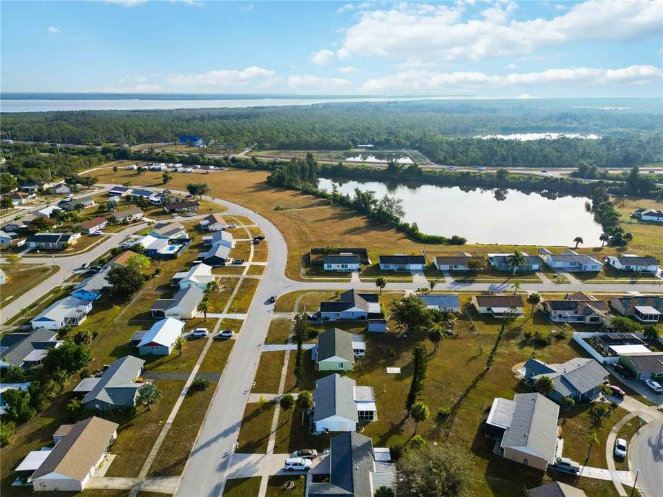 待售: $200,000 (2 贝兹, 1 浴室, 918 平方英尺)