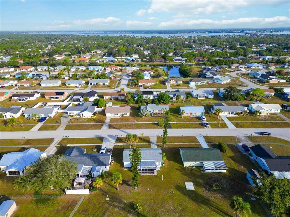 待售: $200,000 (2 贝兹, 1 浴室, 918 平方英尺)