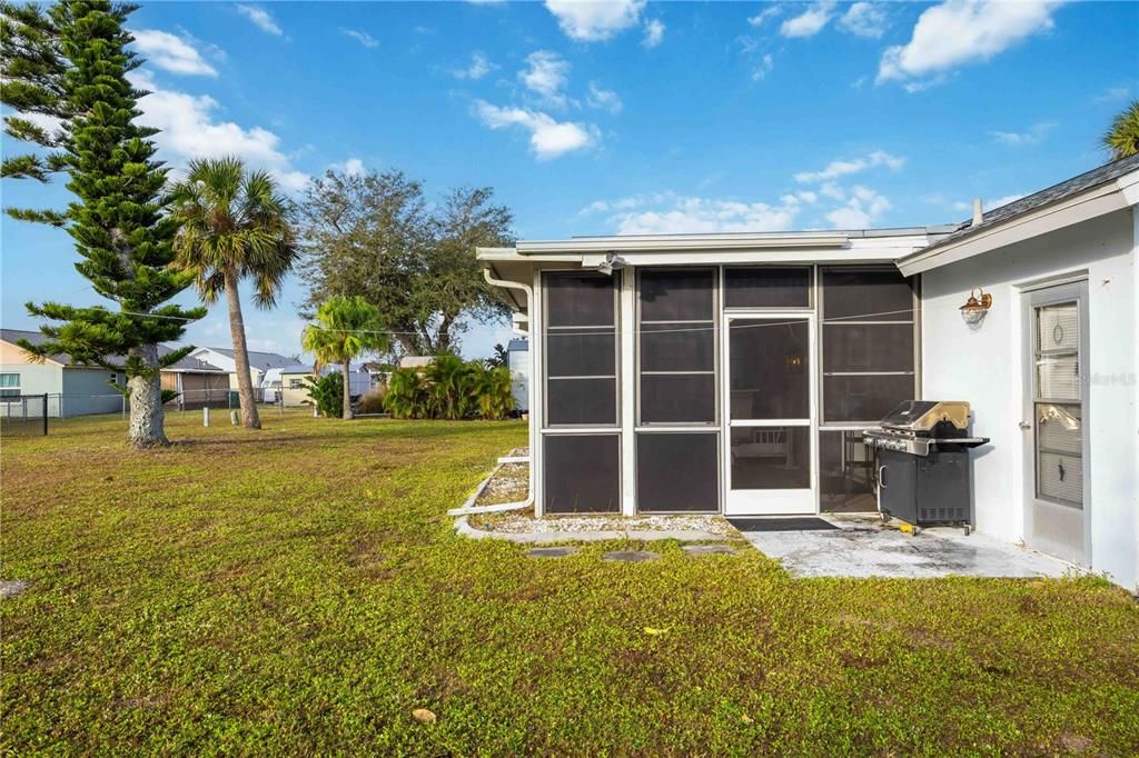 待售: $200,000 (2 贝兹, 1 浴室, 918 平方英尺)