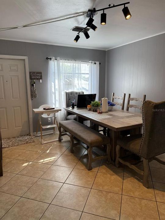 En Venta: $265,000 (3 camas, 2 baños, 1095 Pies cuadrados)