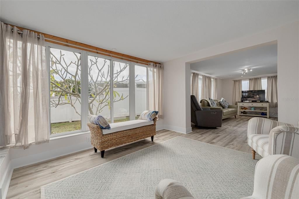 For Sale: $578,995 (2 beds, 2 baths, 1266 Square Feet)