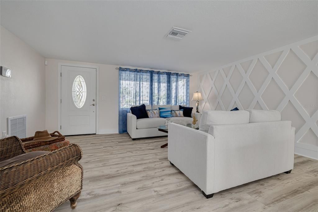 For Sale: $578,995 (2 beds, 2 baths, 1266 Square Feet)