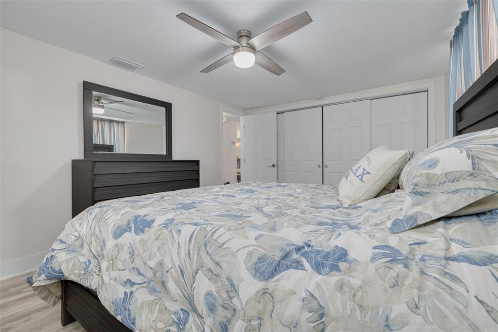 For Sale: $578,995 (2 beds, 2 baths, 1266 Square Feet)