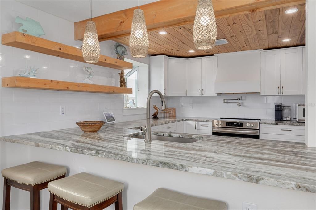 For Sale: $578,995 (2 beds, 2 baths, 1266 Square Feet)