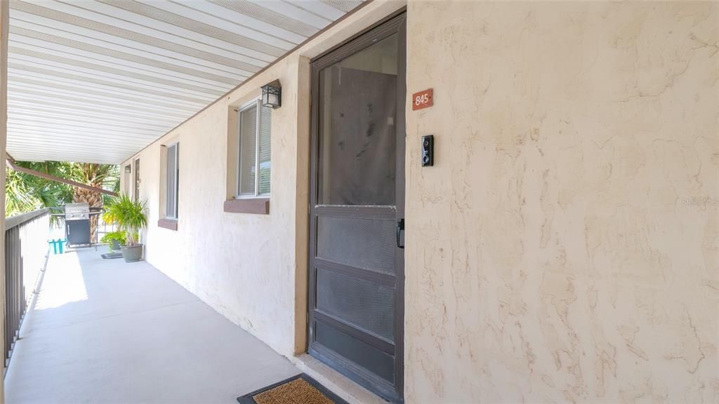 For Rent: $1,285 (2 beds, 1 baths, 888 Square Feet)