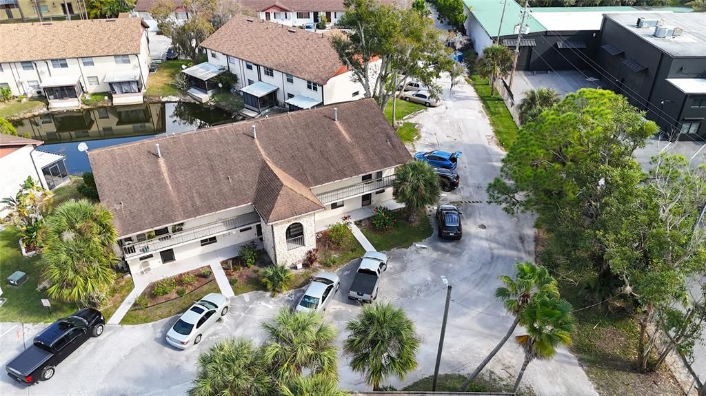 For Rent: $1,285 (2 beds, 1 baths, 888 Square Feet)