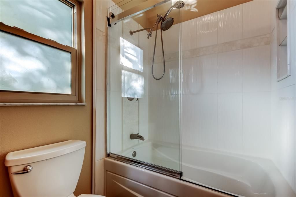 For Sale: $550,000 (3 beds, 2 baths, 1850 Square Feet)