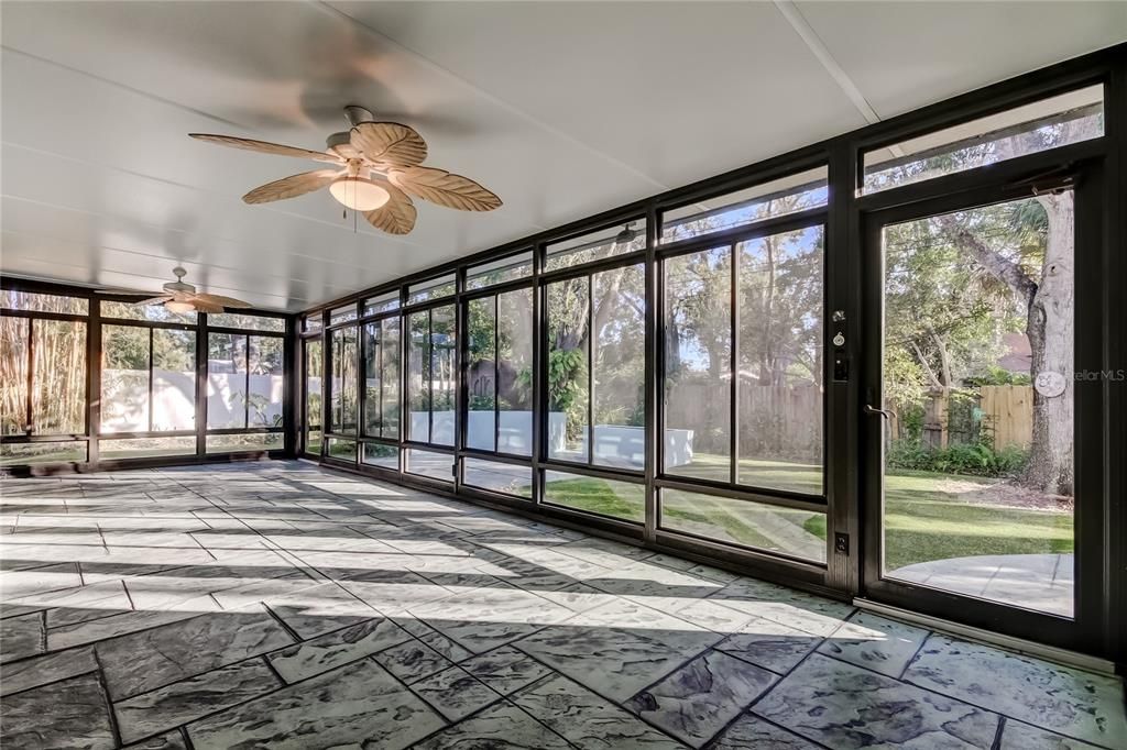 For Sale: $550,000 (3 beds, 2 baths, 1850 Square Feet)