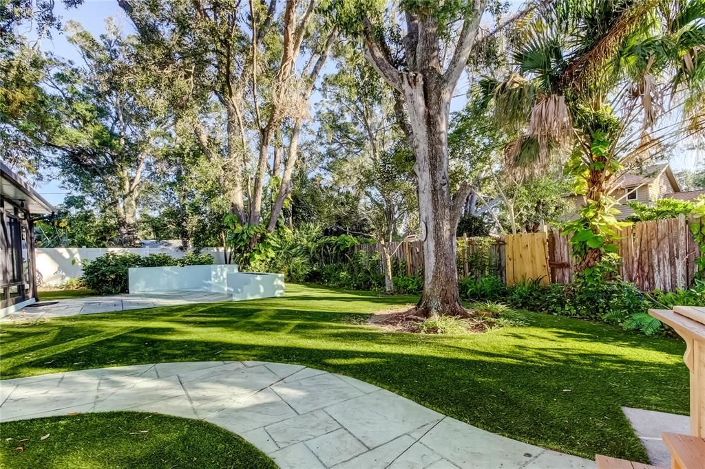 For Sale: $550,000 (3 beds, 2 baths, 1850 Square Feet)