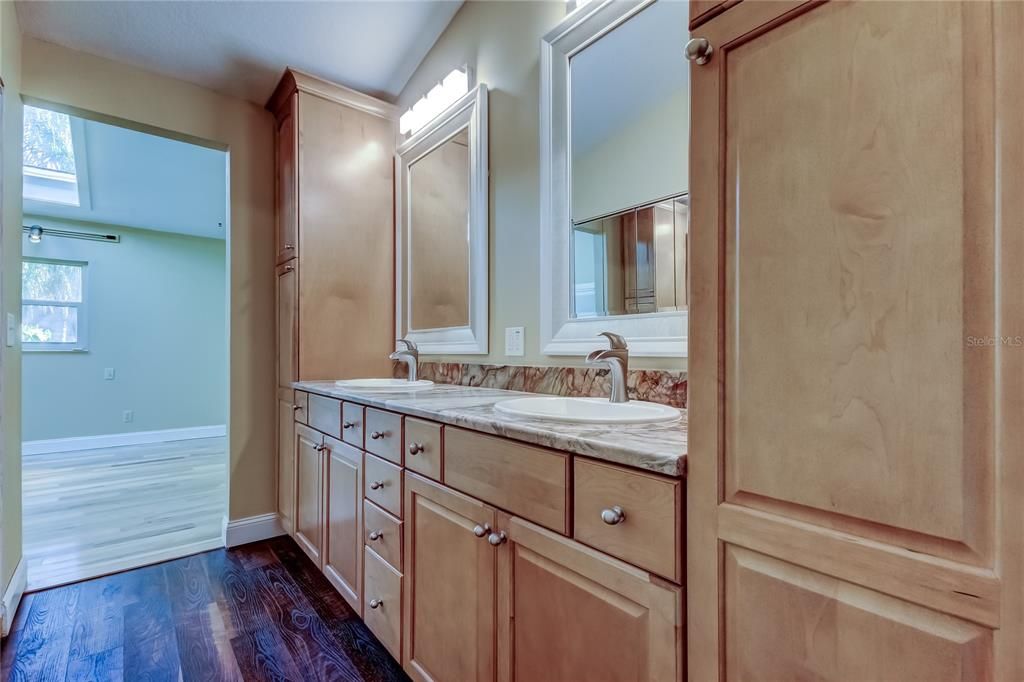 For Sale: $550,000 (3 beds, 2 baths, 1850 Square Feet)