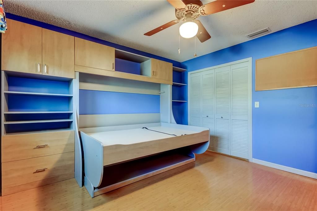 For Sale: $550,000 (3 beds, 2 baths, 1850 Square Feet)