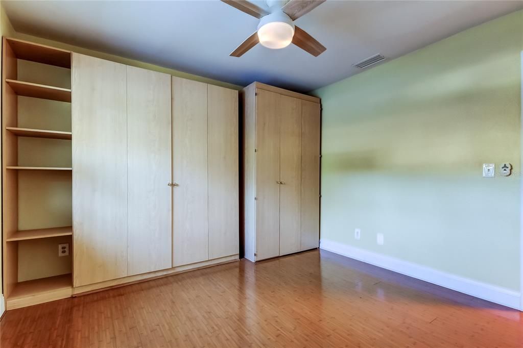 For Sale: $550,000 (3 beds, 2 baths, 1850 Square Feet)