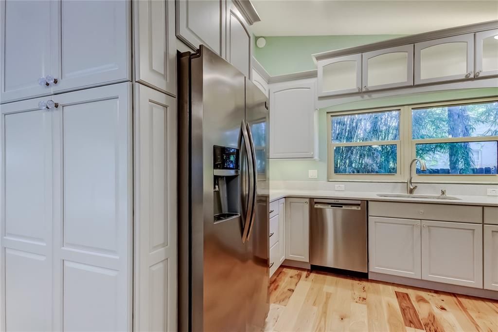 For Sale: $550,000 (3 beds, 2 baths, 1850 Square Feet)