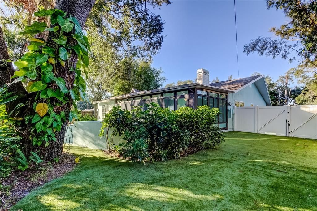 For Sale: $550,000 (3 beds, 2 baths, 1850 Square Feet)