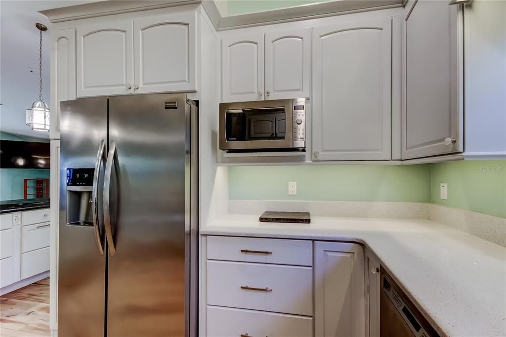 For Sale: $550,000 (3 beds, 2 baths, 1850 Square Feet)