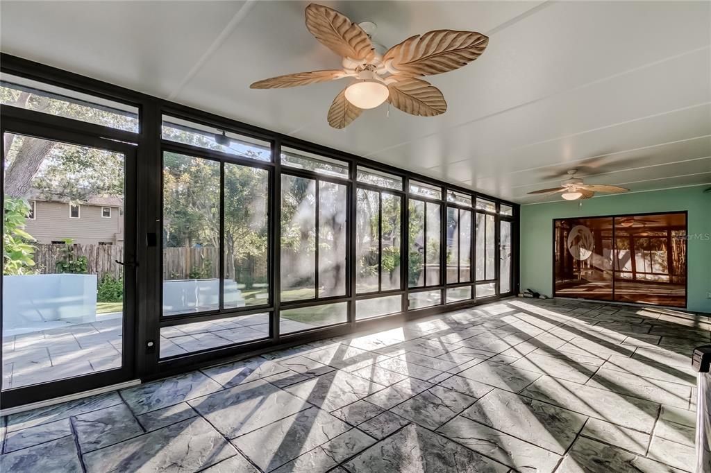 For Sale: $550,000 (3 beds, 2 baths, 1850 Square Feet)