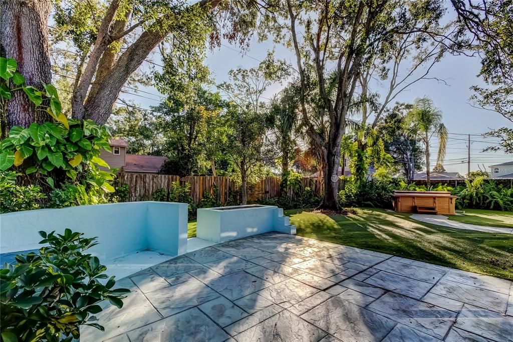 For Sale: $550,000 (3 beds, 2 baths, 1850 Square Feet)