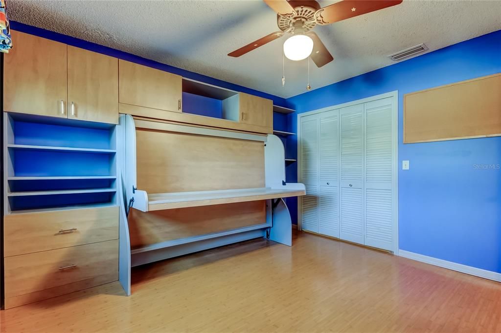 For Sale: $550,000 (3 beds, 2 baths, 1850 Square Feet)