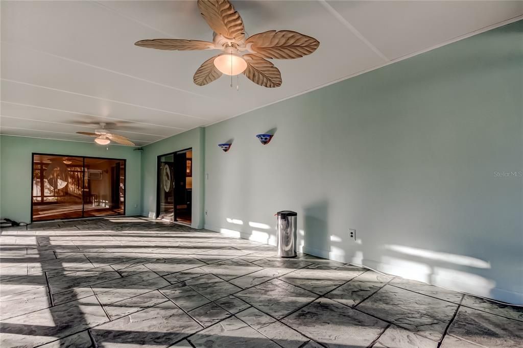 For Sale: $550,000 (3 beds, 2 baths, 1850 Square Feet)