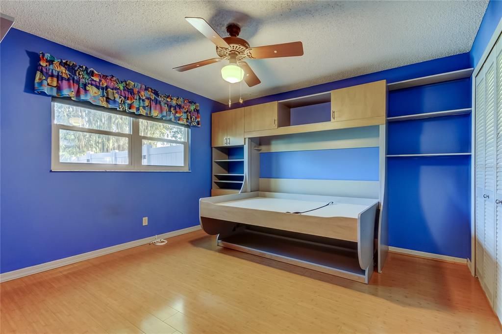 For Sale: $550,000 (3 beds, 2 baths, 1850 Square Feet)