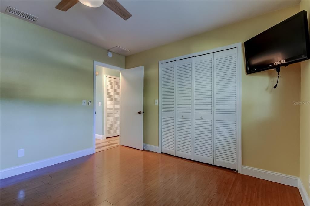 For Sale: $550,000 (3 beds, 2 baths, 1850 Square Feet)