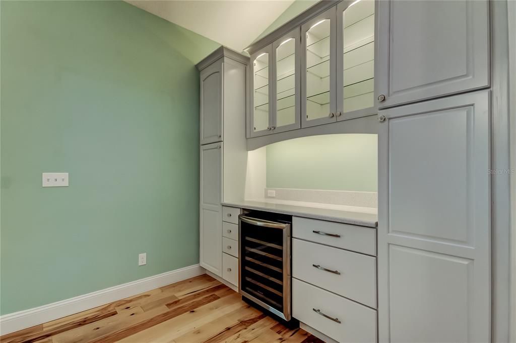 For Sale: $550,000 (3 beds, 2 baths, 1850 Square Feet)