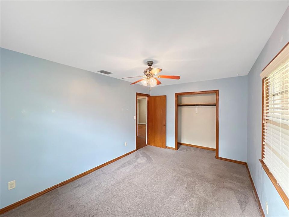 На продажу: $249,900 (2 спален, 1 ванн, 1175 Квадратных фут)