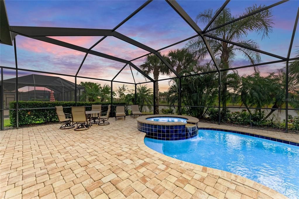 En Venta: $875,000 (3 camas, 3 baños, 2516 Pies cuadrados)