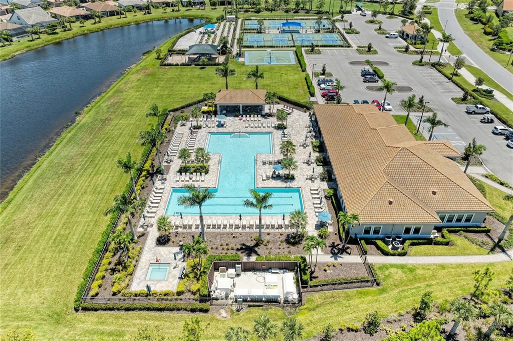 En Venta: $875,000 (3 camas, 3 baños, 2516 Pies cuadrados)