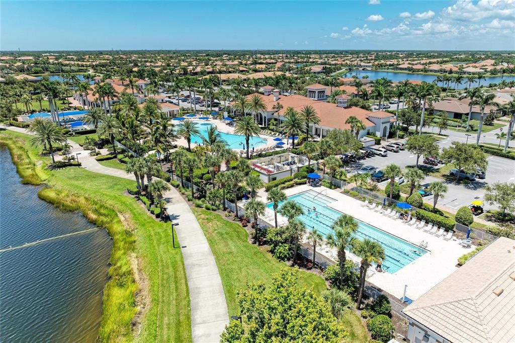 En Venta: $875,000 (3 camas, 3 baños, 2516 Pies cuadrados)