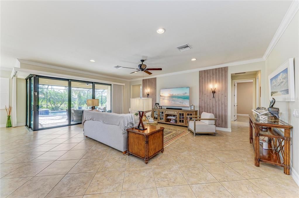 En Venta: $875,000 (3 camas, 3 baños, 2516 Pies cuadrados)