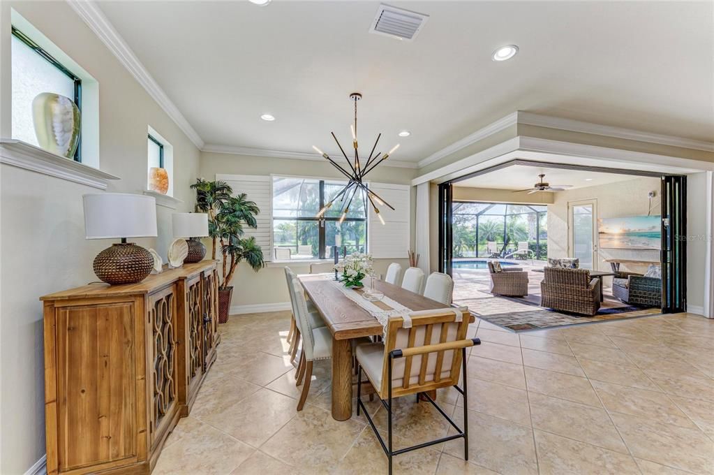 En Venta: $875,000 (3 camas, 3 baños, 2516 Pies cuadrados)