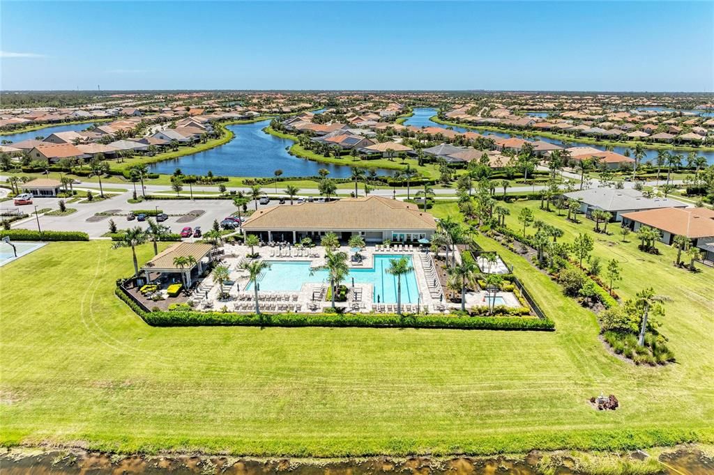 En Venta: $875,000 (3 camas, 3 baños, 2516 Pies cuadrados)