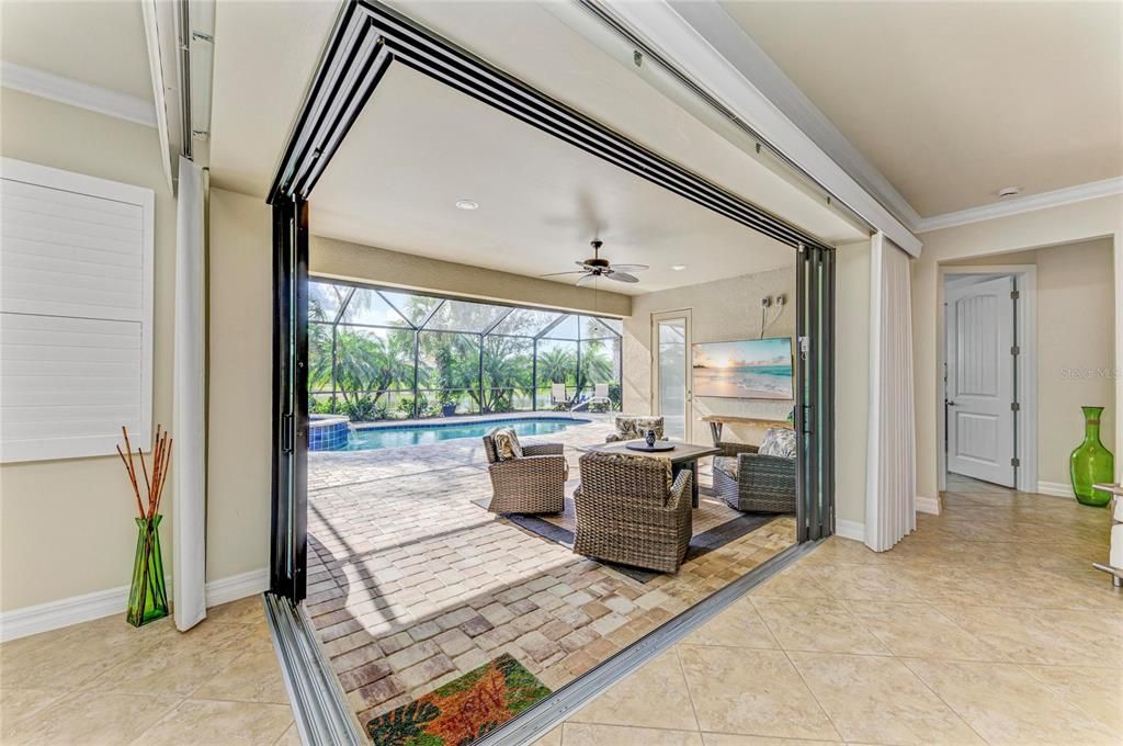 En Venta: $875,000 (3 camas, 3 baños, 2516 Pies cuadrados)