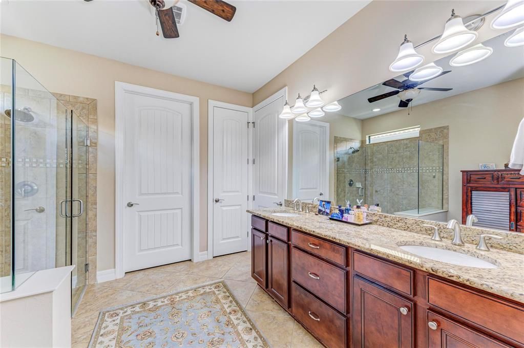 En Venta: $875,000 (3 camas, 3 baños, 2516 Pies cuadrados)