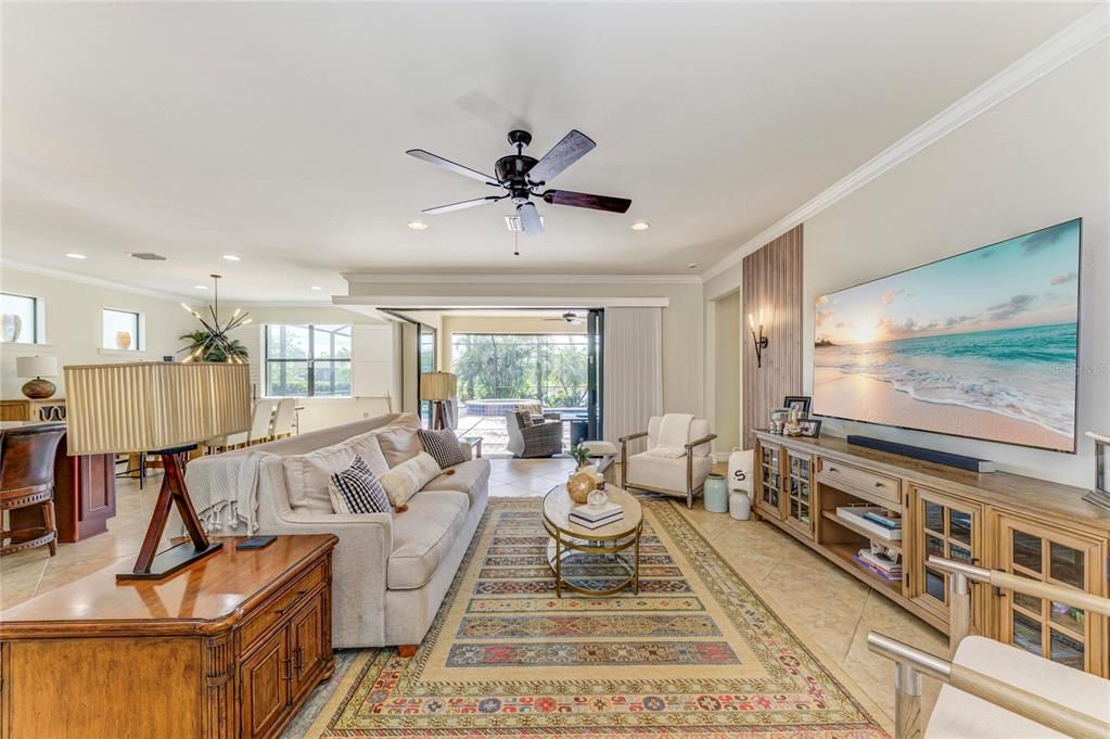 En Venta: $875,000 (3 camas, 3 baños, 2516 Pies cuadrados)