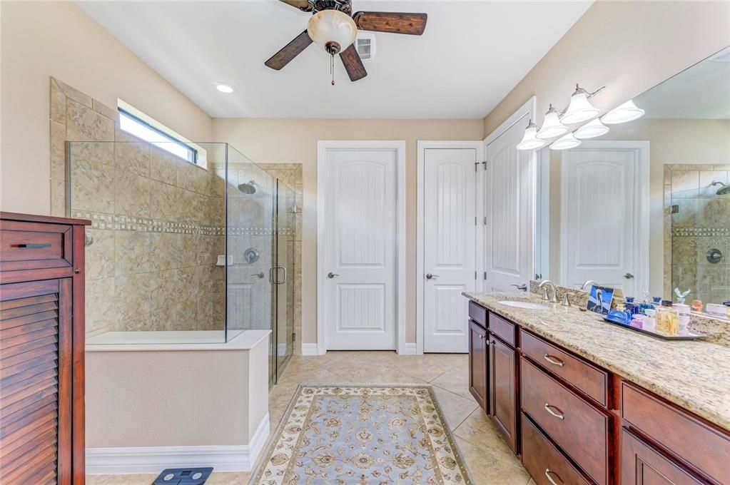 En Venta: $875,000 (3 camas, 3 baños, 2516 Pies cuadrados)