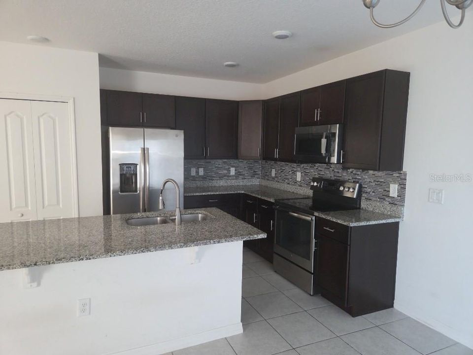 出租: $1,750 (3 贝兹, 2 浴室, 1326 平方英尺)