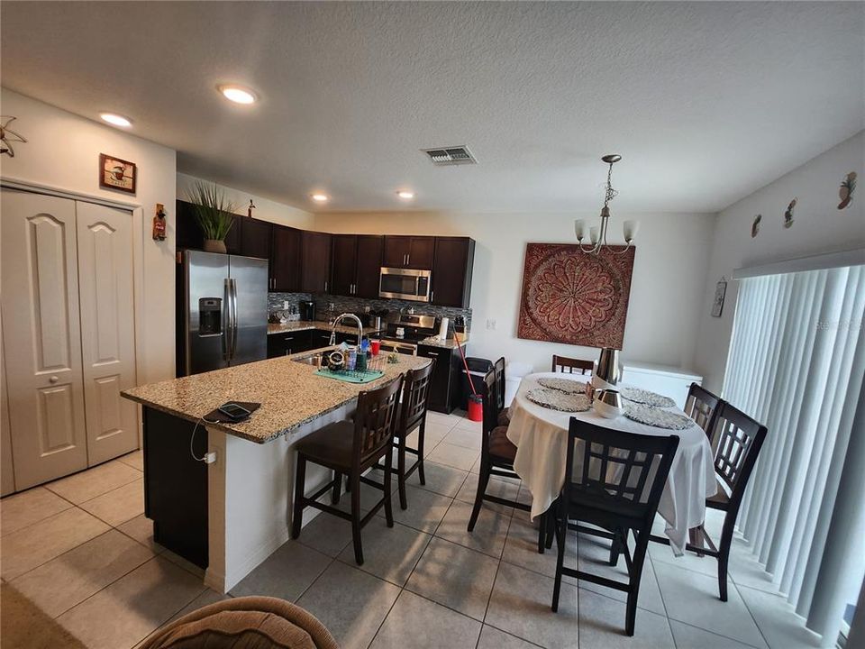 出租: $1,750 (3 贝兹, 2 浴室, 1326 平方英尺)