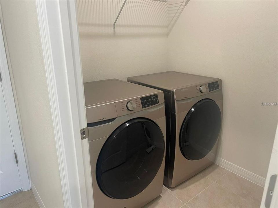 For Rent: $2,300 (2 beds, 2 baths, 1601 Square Feet)