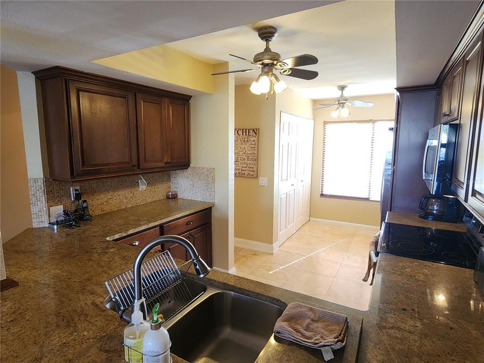 For Rent: $2,800 (3 beds, 2 baths, 1390 Square Feet)