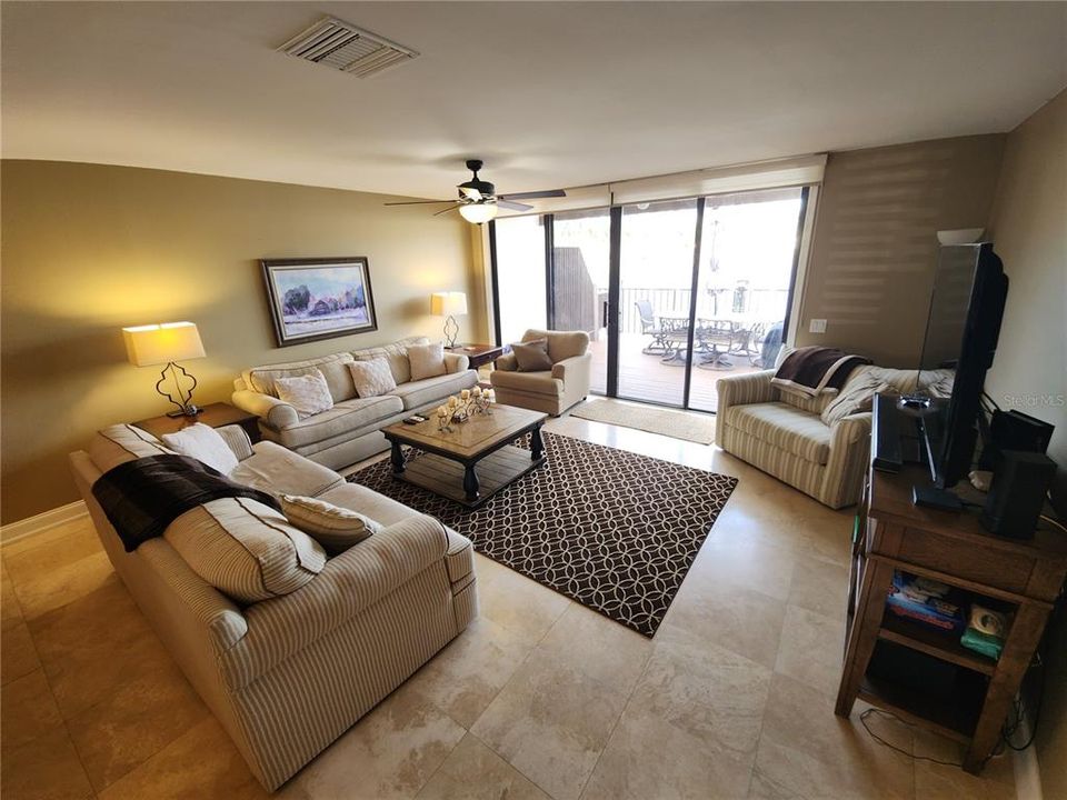 For Rent: $2,800 (3 beds, 2 baths, 1390 Square Feet)