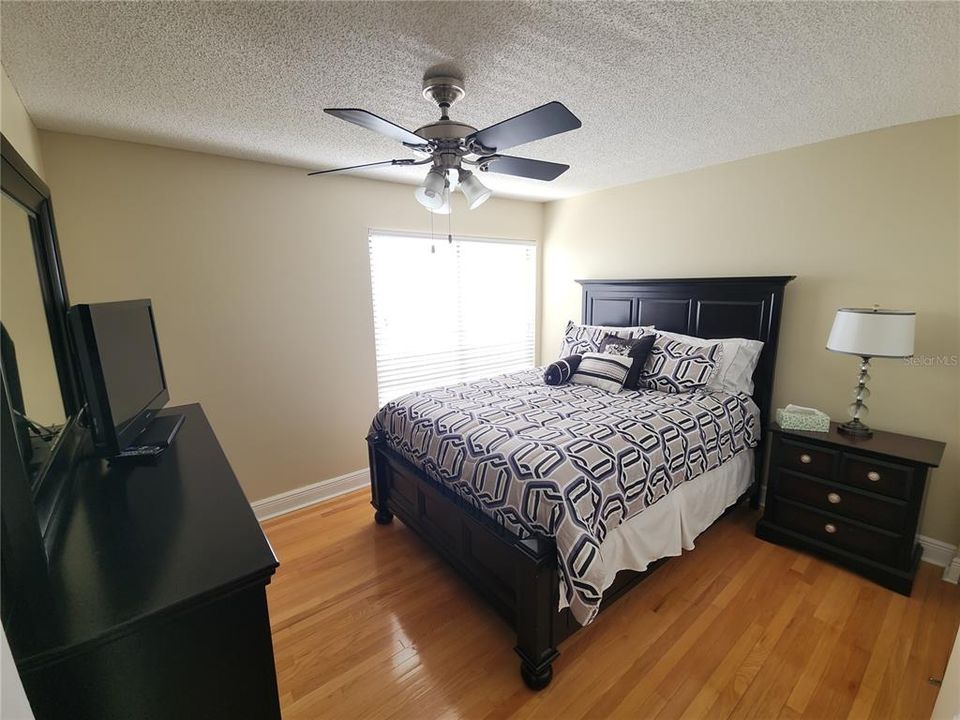 For Rent: $2,800 (3 beds, 2 baths, 1390 Square Feet)